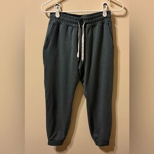 Vuori Women’s Performance Jogger Kelp Heather Sz XXS